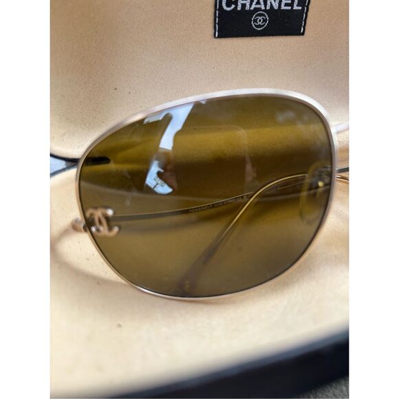 CHANEL Gold Sunglasses - Picture 4 of 7